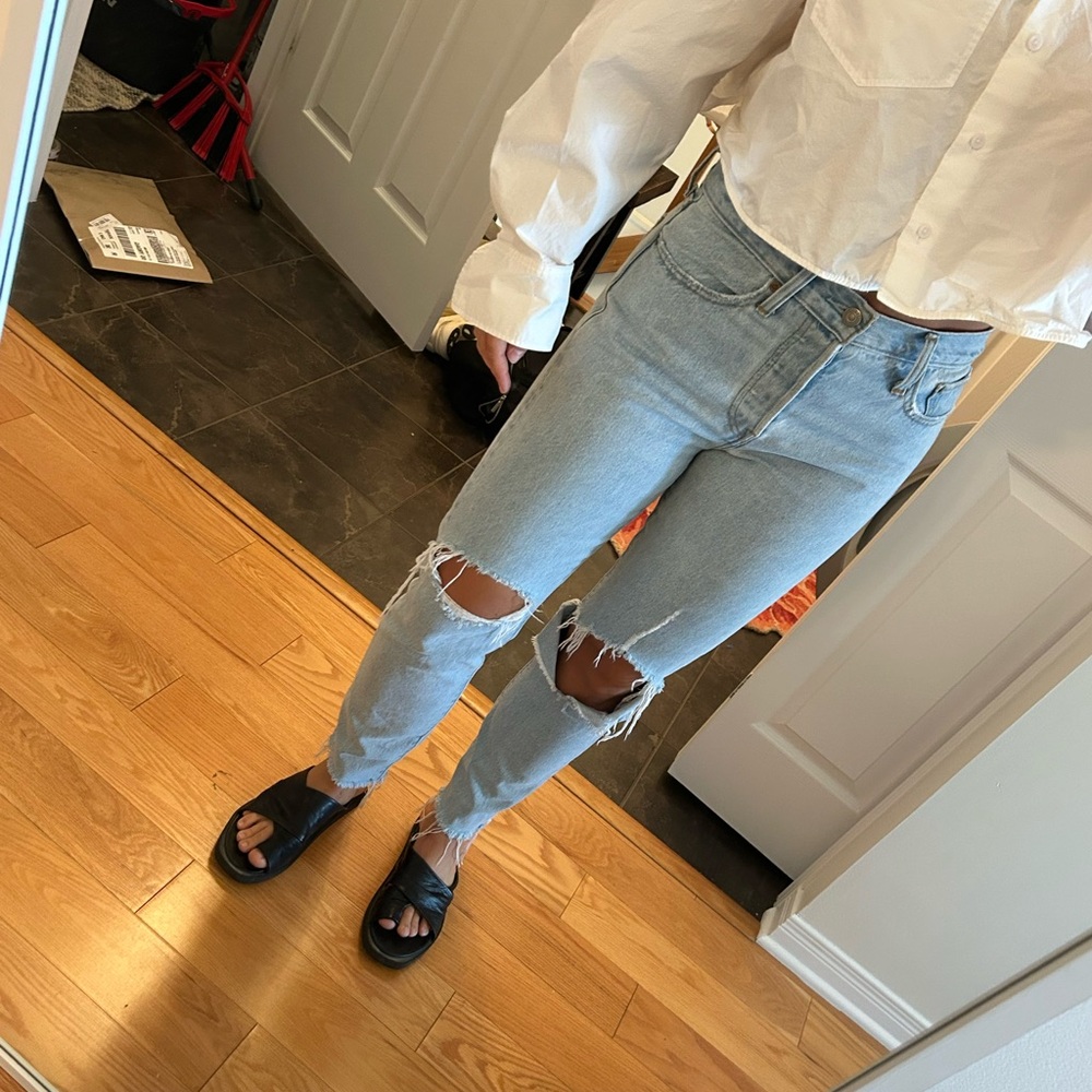 Levi’s Light Blue Denim Jeans